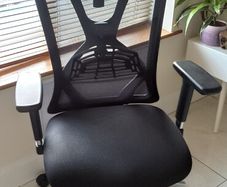 Ticova office chair