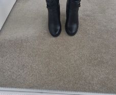 Knee boots