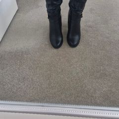 Knee boots