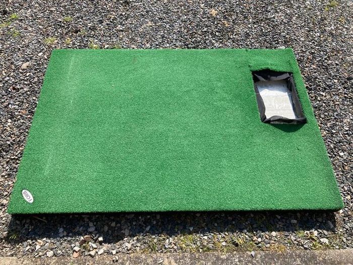 Optishot 2 Golf Simulator with turf upgrade & matt