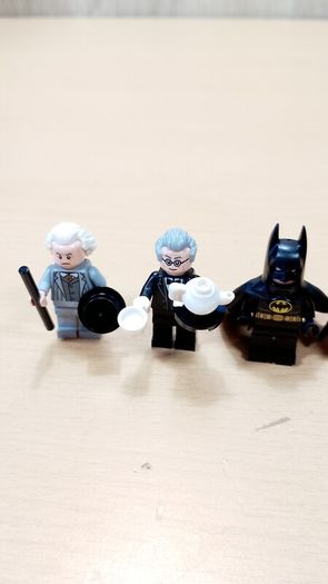 LEGO 76252 Batcave - Shadow Box