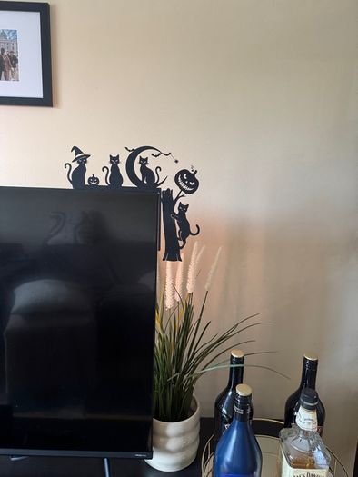Halloween cat door corner