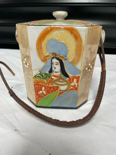 Tea chest