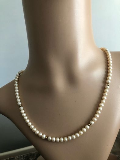 pearl necklace