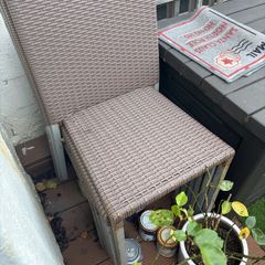 4 garden chairs