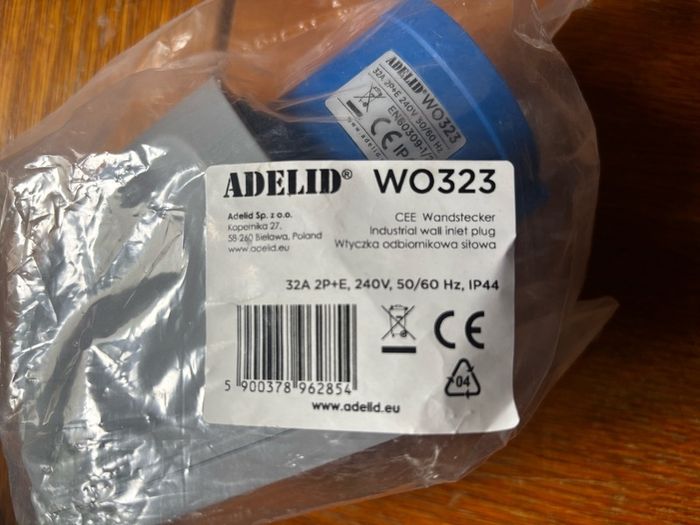 Industrial wall inlet plug  WO323 32A 2P+E 240V