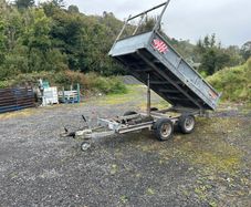 Tipping trailer
