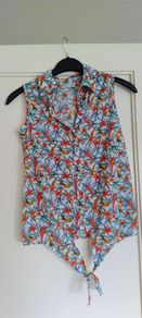 women's sleeveless shirt