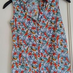 women's sleeveless shirt