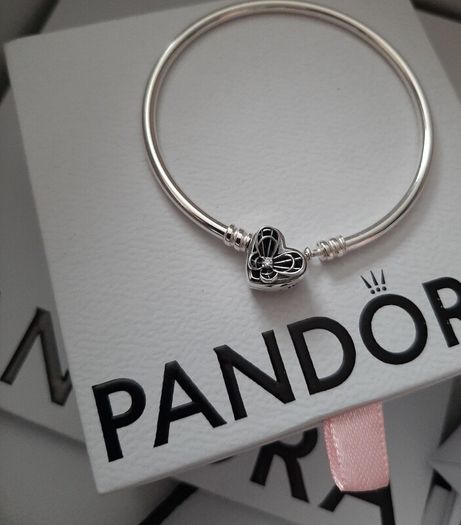 New genuine pandora moments bangle Small