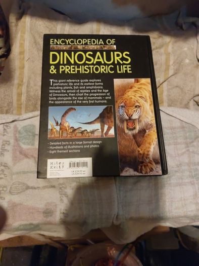 encyclopedia of dinosaurs and prehistoric life