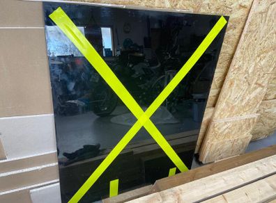 Toughened Glass Backsplash in Black