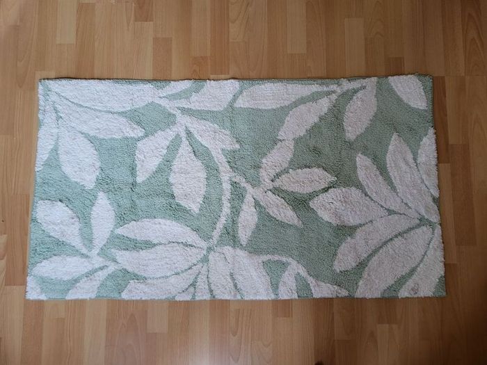 Soft floral rug, 129x78cm