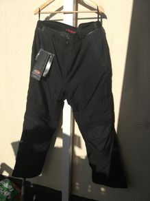 Held trousers