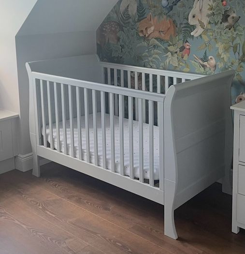 Mamas & Papas Mia cot bed grey