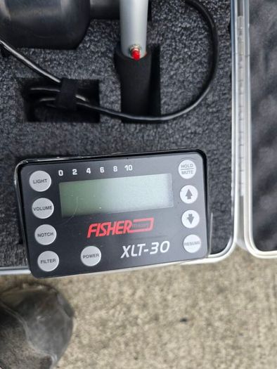fischer xlt 30 liquid leak detector