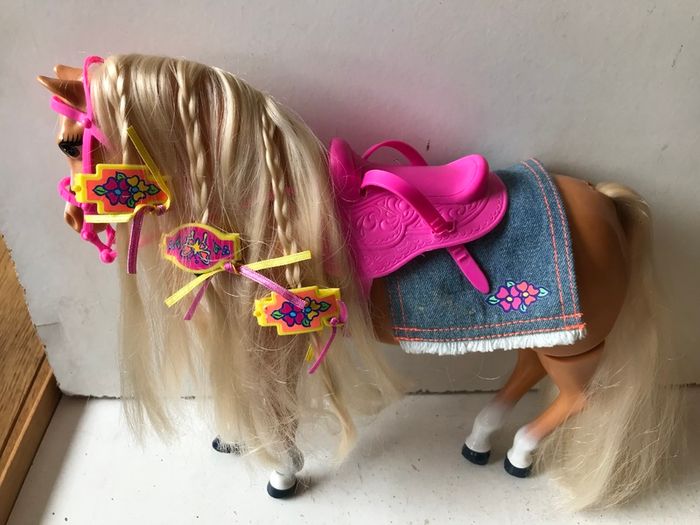Vintage Barbie Horse Sprint