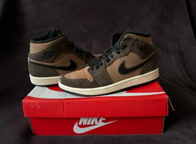Nike Air Jordan 1 Mid SE "Dark Chocolate". Size 6.5