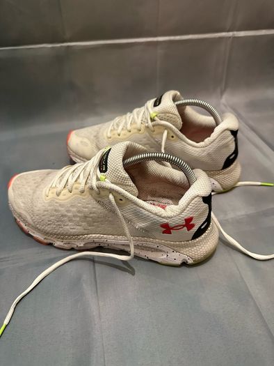 Under Armour runners