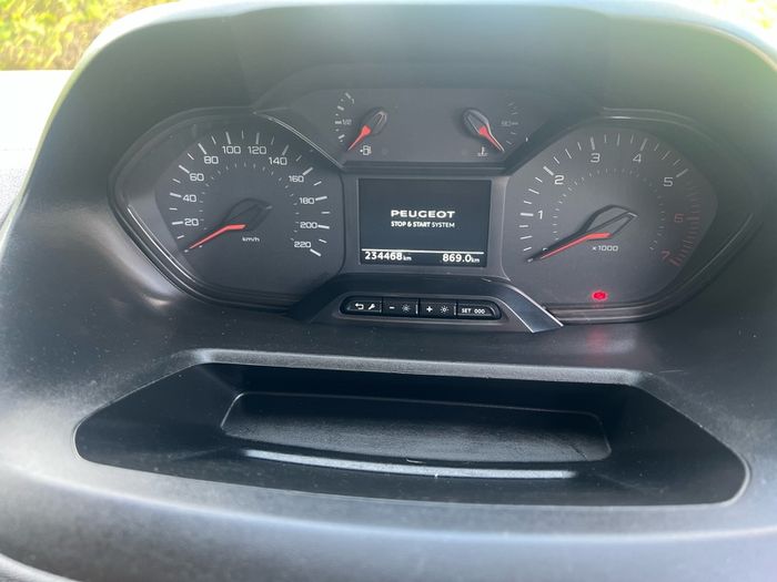 peugeot partner