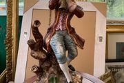 statue