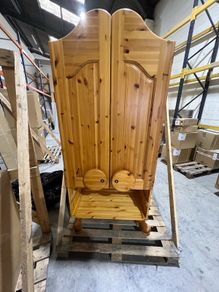 Storage locker