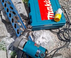 Makita nibbler