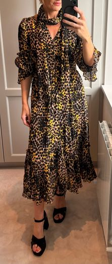 New with tags Diane Von Furstenburg midi. RRP 570.