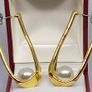 Beautiful earrings with pearls. Image 6