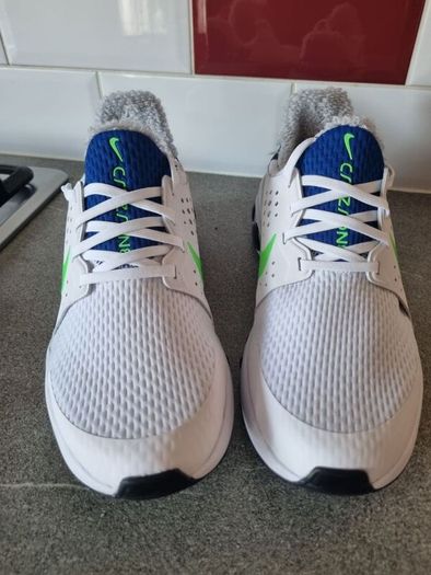 mens nike runners