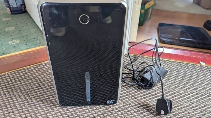 Mini Dehumidifier - perfect for small rooms / wardrobes
