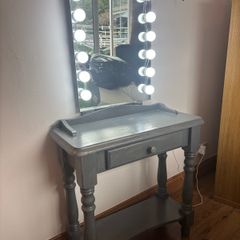 Vanity Unit and Light up Mirror