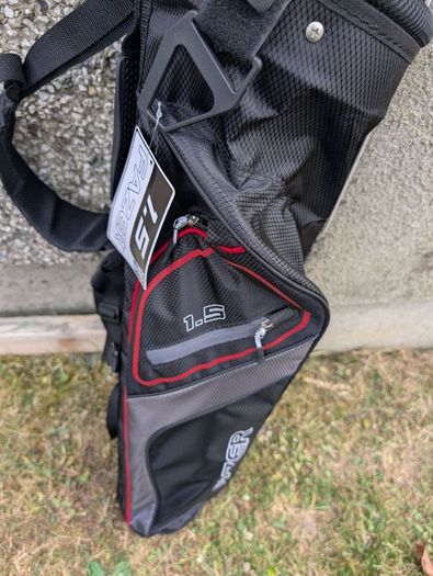 Junior golf clubs suit older 9 up etc brand new bag