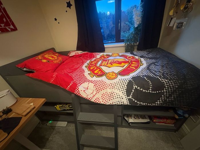 Mid sleeper single bed with storage