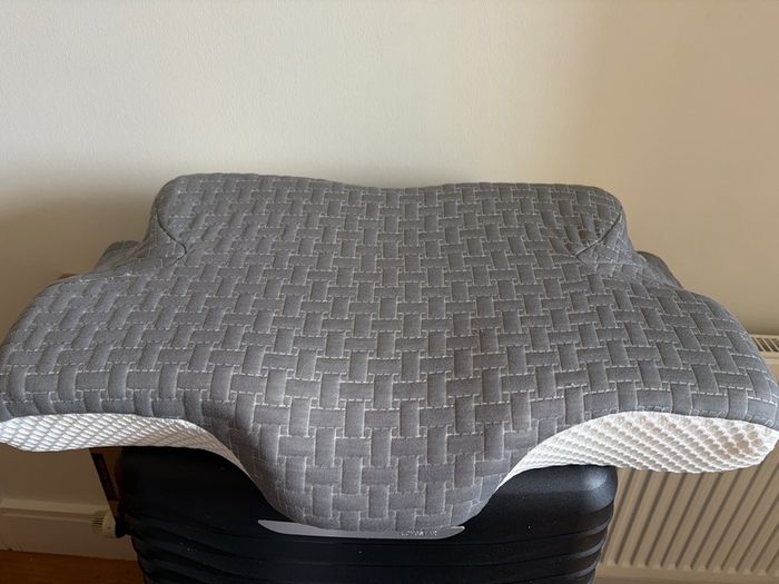 Memory foam pillow