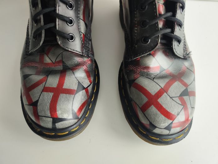 Dr Martens Union Jack 1460 8 eye black red leather boots England uk7