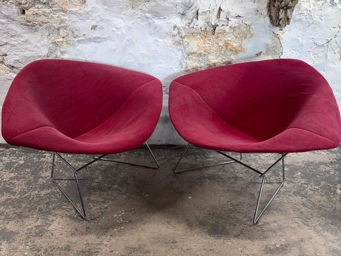 A Pair of Harry Bertoia for Knoll Model 422 Large Diamond Chairs