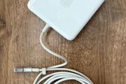 Apple  MagSafe Charger