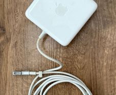 Apple  MagSafe Charger