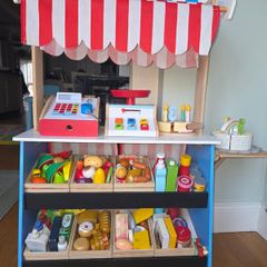 Kids wooden market stall/theatre