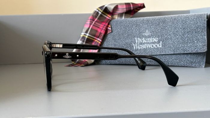 Vivienne Westwood black acetate round frame glasses eyeglasses