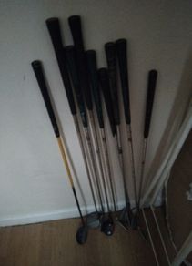 8 Golf Sticks