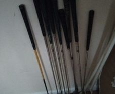 8 Golf Sticks