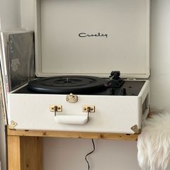 Crosley Vinyl Player (Model CR6249U)