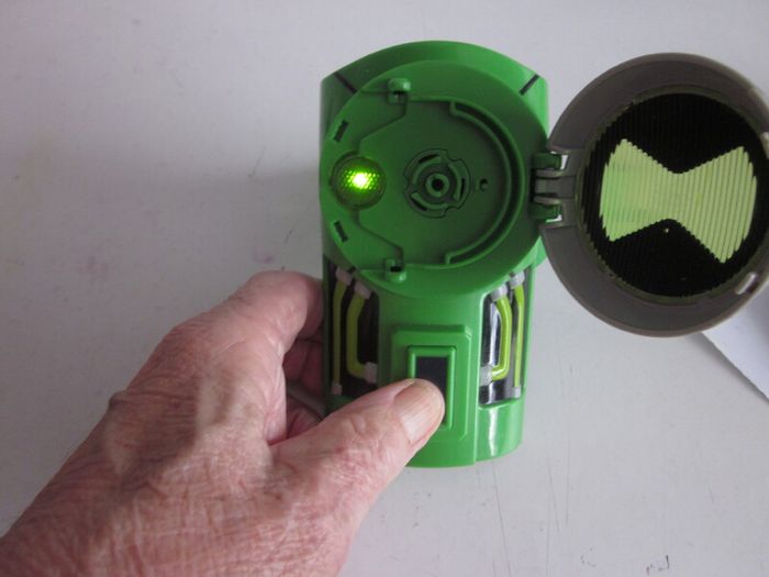 Ben 10 Revolution Ultimatrix Omnitrix Watch 2010 (No Spinner Piece)