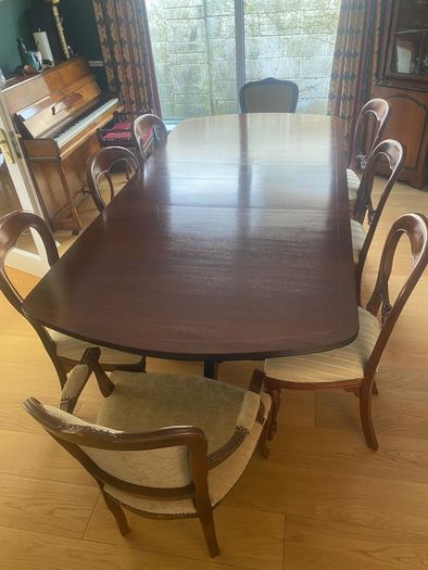 Mahogany Wood Dining Table & Chairs