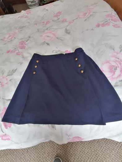 Brand new Skirt navy size 12