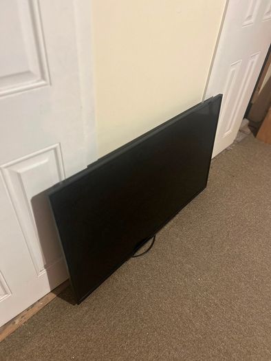 50" toshiba flatscreen smart  tv