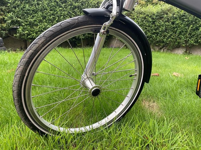 Giant Folding Bike - Excellent Condition