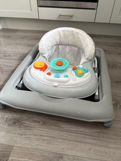 Babylo easy up baby walker